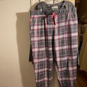 Cuddl Duds women’s  Plaid Pajama  top and Bottoms - Gray and Pink  set